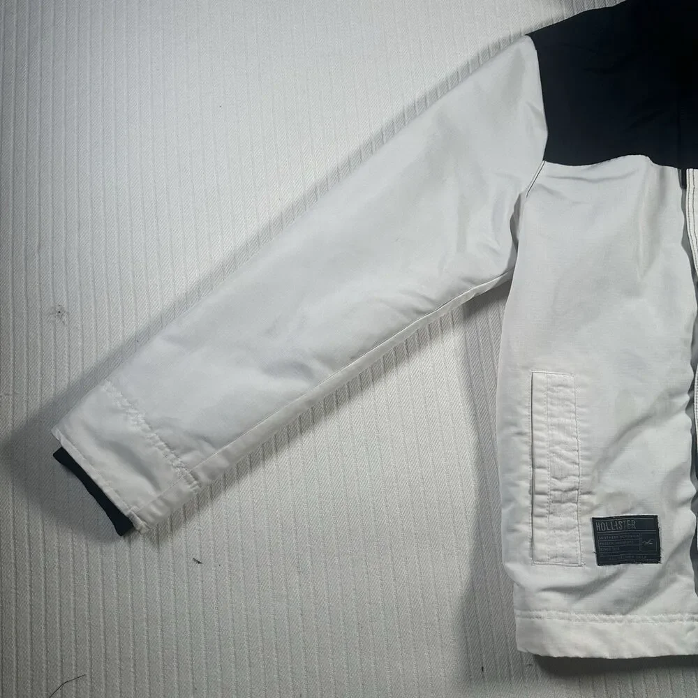 Hollister Mens All Weather Jacket Size M White Black Hooded Windbreaker Coat
